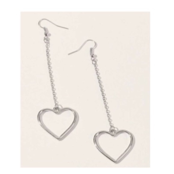 My Boutique Jewelry - NWT CHAIN HEART DROP SILVER EARRINGS! CUTE!